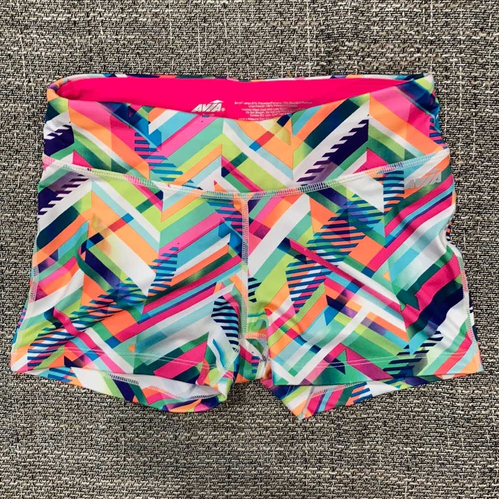 🔴 Women’s Avia spandex workout shorts